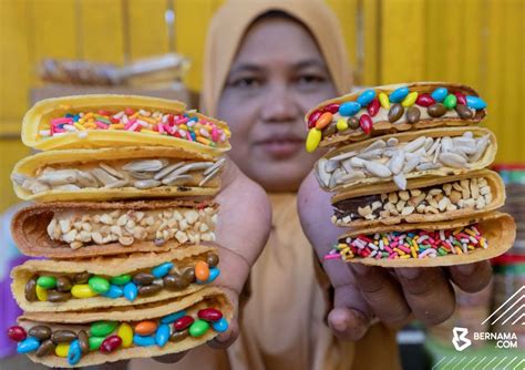 Bernama On Twitter Kuih Kapit Yang Diusahakan Sejak Tahun Lalu Itu