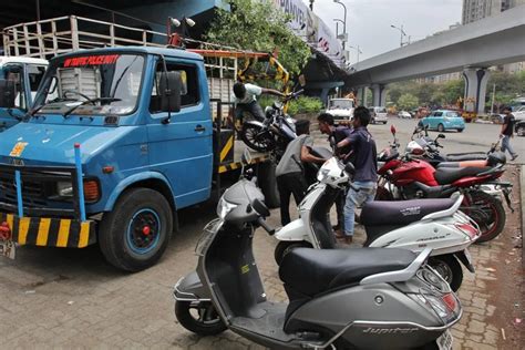 मुंबई की सड़कों पर खड़ी लावारिस वाहनों के खिलाफ Bmc की सख्त कार्रवाई