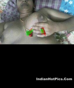 Horny Mallu Bhabhi Nude With Huge Tits