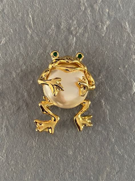 Toad Brooch Faux Gem