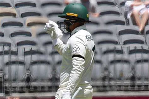 Usman Khawaja Australian Cricketer Usman Khawaja Wears Black Arm Band