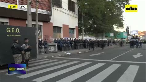 ABC TV Paraguay on Twitter Continúa manifestación frente al TSJE