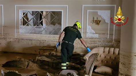 Alluvione In Libia Primo Giorno Di Lavoro Per I Vigili Del Fuoco Toscani