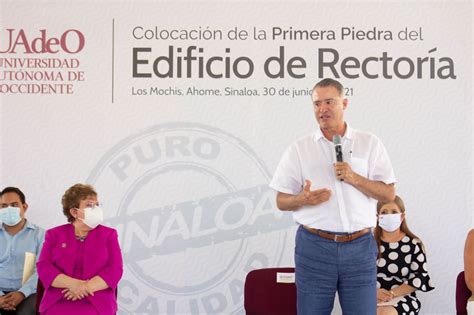 Familia Lince De La Uadeo Entrega Reconocimiento Especial Al Gobernador