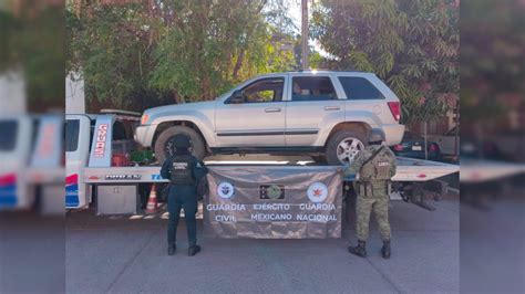 Tras persecución abandonan camioneta con 420 cartuchos en Apatzingán