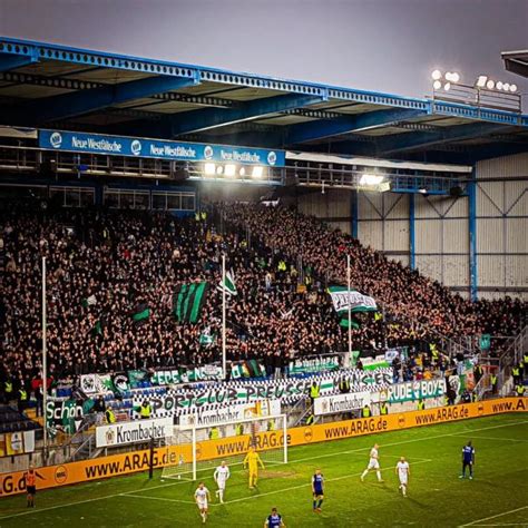 Fotos Galerie Gästefans DSC Arminia Bielefeld SC Preußen