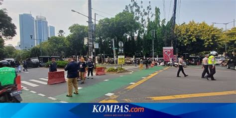 Jelang Debat Perdana Capres Di Kpu Ri Polisi Tutup Jalan Imam Bonjol