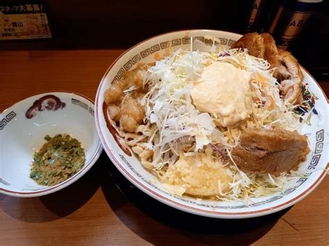 ラーメン豚山＠町田店【豚の日に期間限定の冷やし中華を食す！】ガリマヨ、アレ海苔魚粉、豚の角煮 まにっち【公式】の相模原周辺で食べた