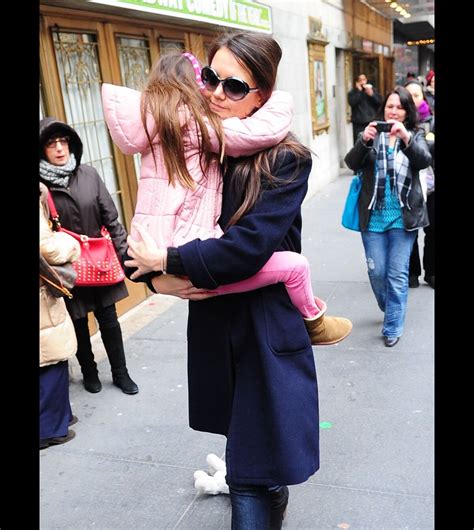 Photo Katie Holmes Et Sa Fille Suri Dans Les Rues De New York Le