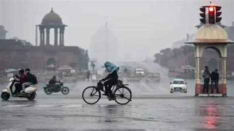 Light Rain Thundershowers With Gusty Winds Likely In Delhi Zee Business