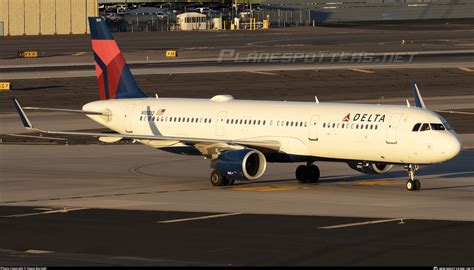 N Dq Delta Air Lines Airbus A Wl Photo By Demo Borstell Id