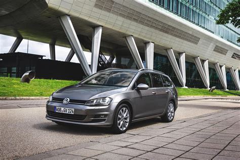 Volkswagen Golf Variant Photos and Specs. Photo: Volkswagen Golf ...