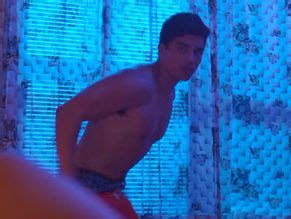 Alex Aiono Nude Azmen