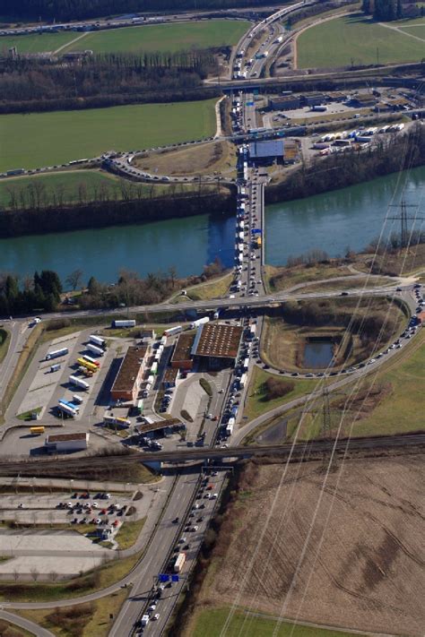 Luftaufnahme Rheinfelden Baden Autobahn Stau Im Streckenverlauf