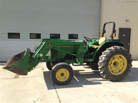 1995 John Deere 5200 Tractors Utility 40 100hp John Deere