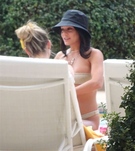 Vanessa Hudgens Bikini Porn Pictures Xxx Photos Sex Images Pictoa