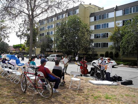 Lessons of Tactical Urbanism for Technology Focussed Urban Policy