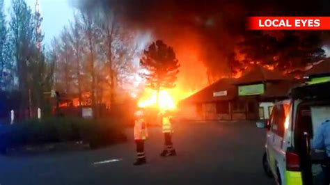 K Mpe Flammer Voldsom Brand I Djurs Sommerland Bt Krimi Bt Dk