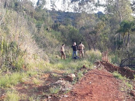 Corpo De Jovem Que Levou Cinco Tiros Na Cabe A Encontrado Em Terreno