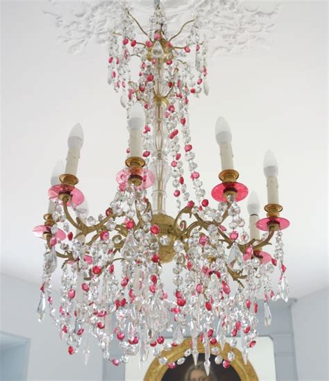 Lustre Lxvi En Cristal De Baccarat Rouge Et Blanc