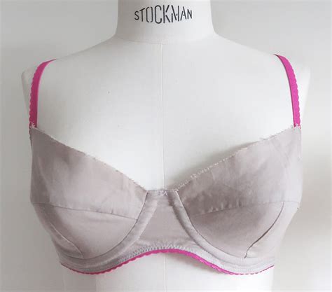 La Toile D Un Soutien Gorge Idonim Lingerie