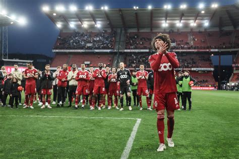 Rsc Charleroi Fan Eklat In Belgien Rattenwurf Auf L Ttich Fans