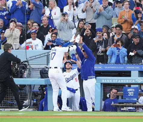 大谷翔平がロバーツ監督へおもちゃのポルシェ本物は「ワールドシリーズで勝てたら」一問一答1 Mlb写真ニュース 日刊スポーツ