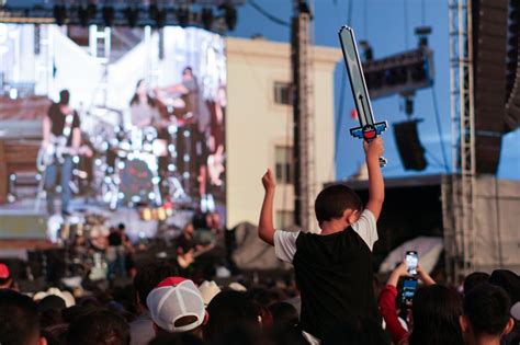 Disfrutan chihuahuenses de espectáculo musical previo al Grito de