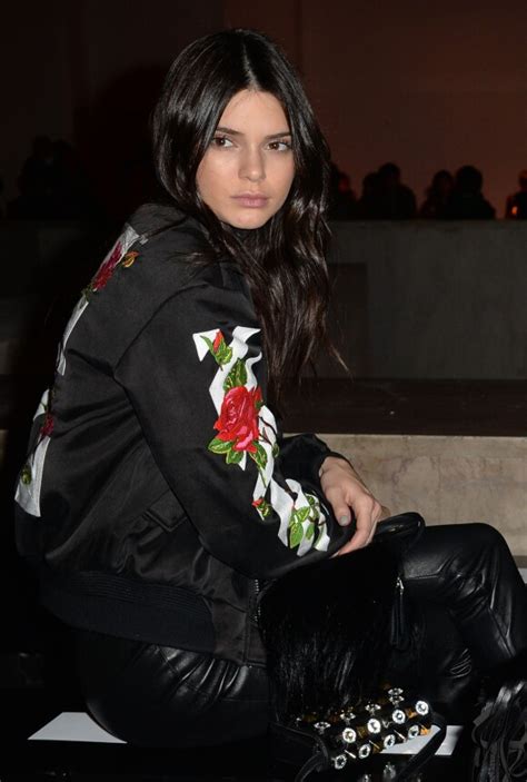 Photo Kendall Jenner D Fil Off White Collection Automne Hiver