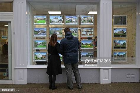 Couple House For Sale Photos And Premium High Res Pictures Getty Images