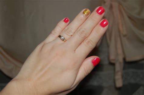 The Faysian Gold Glitter And Hot Pink Nails