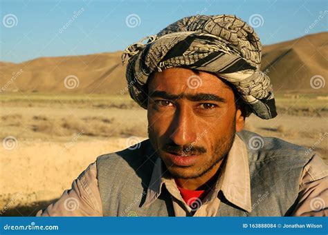 Retrato De Um Afegão Em Dowlatyar Província De Ghor Afeganistão