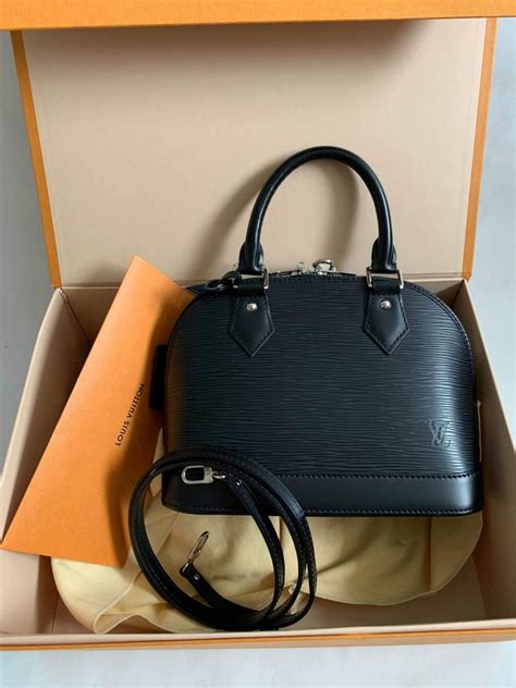 Louis Vuitton Alma Bb Black Epi Leather Lyxen Se