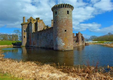 Caerlaverock Castle - A Bit About Britain