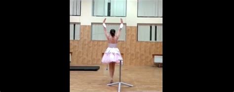 Just When You Thought You Seen It All Nude Chick Creates A Painting In