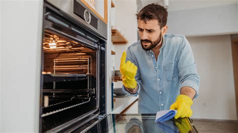 The Bathroom Staple That Ll Make Cleaning Your Oven So Much Easier