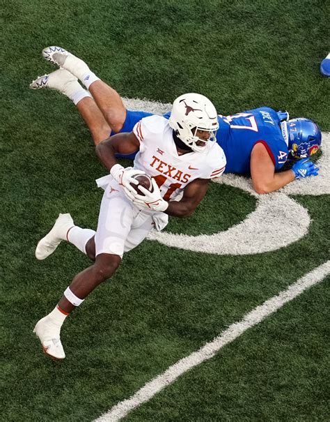 Texas HC Steve Sarkisian continues road game winning streak