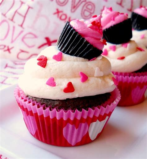 17 Cute Valentines Day Cupcakes