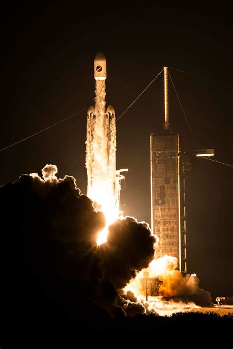 Photo Gallery Spacex Falcon Heavy Rocket Launches Experimental X 37b