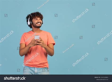 38987 Male Using Headphone Images Stock Photos And Vectors Shutterstock