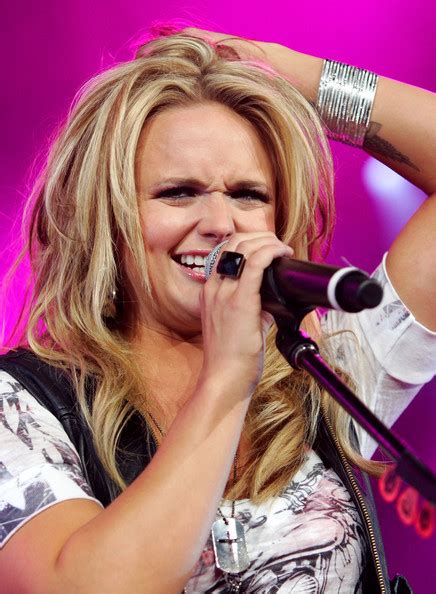 Hot Photos Celebrity: Miranda Lambert Hairstyles