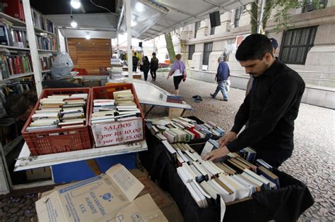 64ª Feira do Livro começa a receber público em Porto Alegre