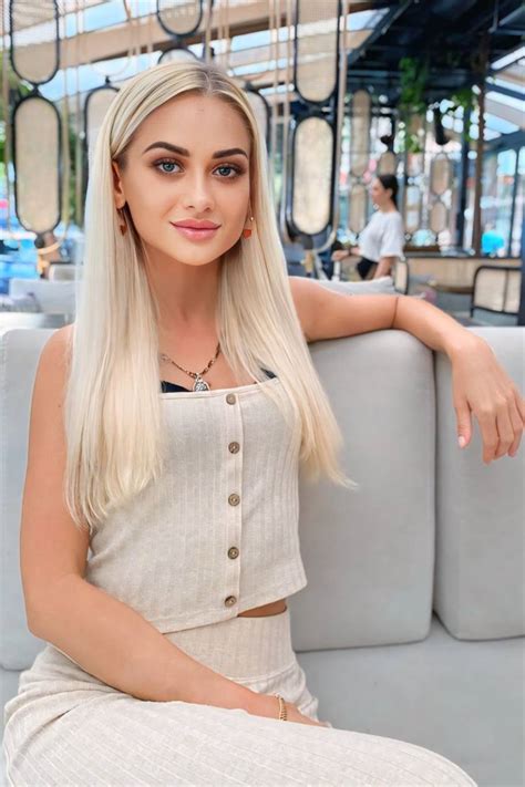 Beautiful Tatiana Y O From Ribamontan Al Monte With Blonde Hair Id Ladadate