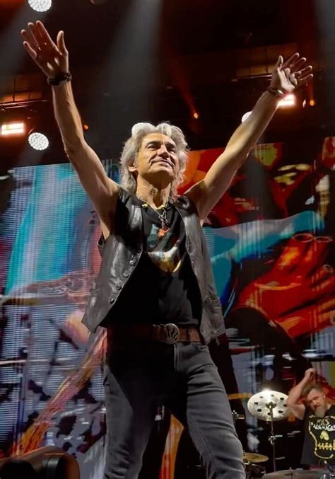 News Radioitalia Ligabue Il Nuovo Singolo Una Canzone Damore E