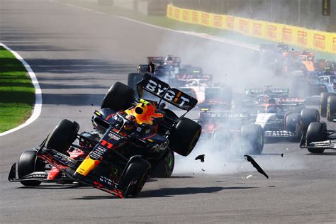 Checo Pérez Vive Una Pesadilla En El Gp De México Octubre 2023