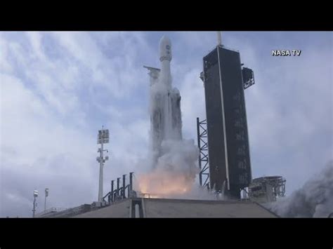 Spacex Falcon Heavy Lifts Off Carrying Nasa S Psyche Mission Youtube