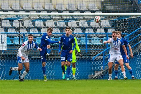 Rezerwy Lecha Poznań ulegają w sparingu z pierwszoligowcem Ciężko