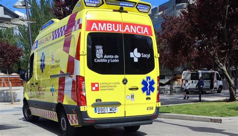 Mujer Resulta Herida Tras Caer En La Plaza De La Marina Servicios De