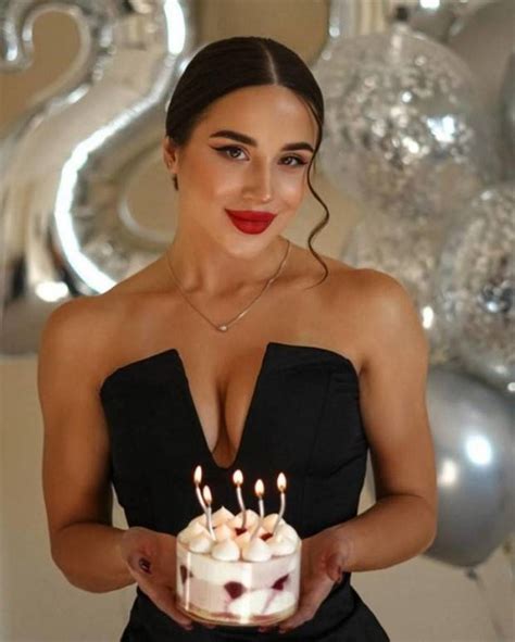 Hot Girls With Red Lips Klyker