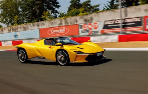 Wallpaper Speed Track Ferrari Supercar Supercar Ferrari Yellow